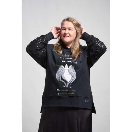 SUDADERA SUPERHEROÍNA BY ANABEL LEE