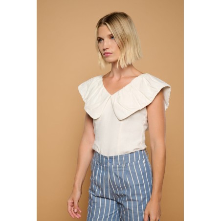 WHITE VIROT TOP BY MINUETO